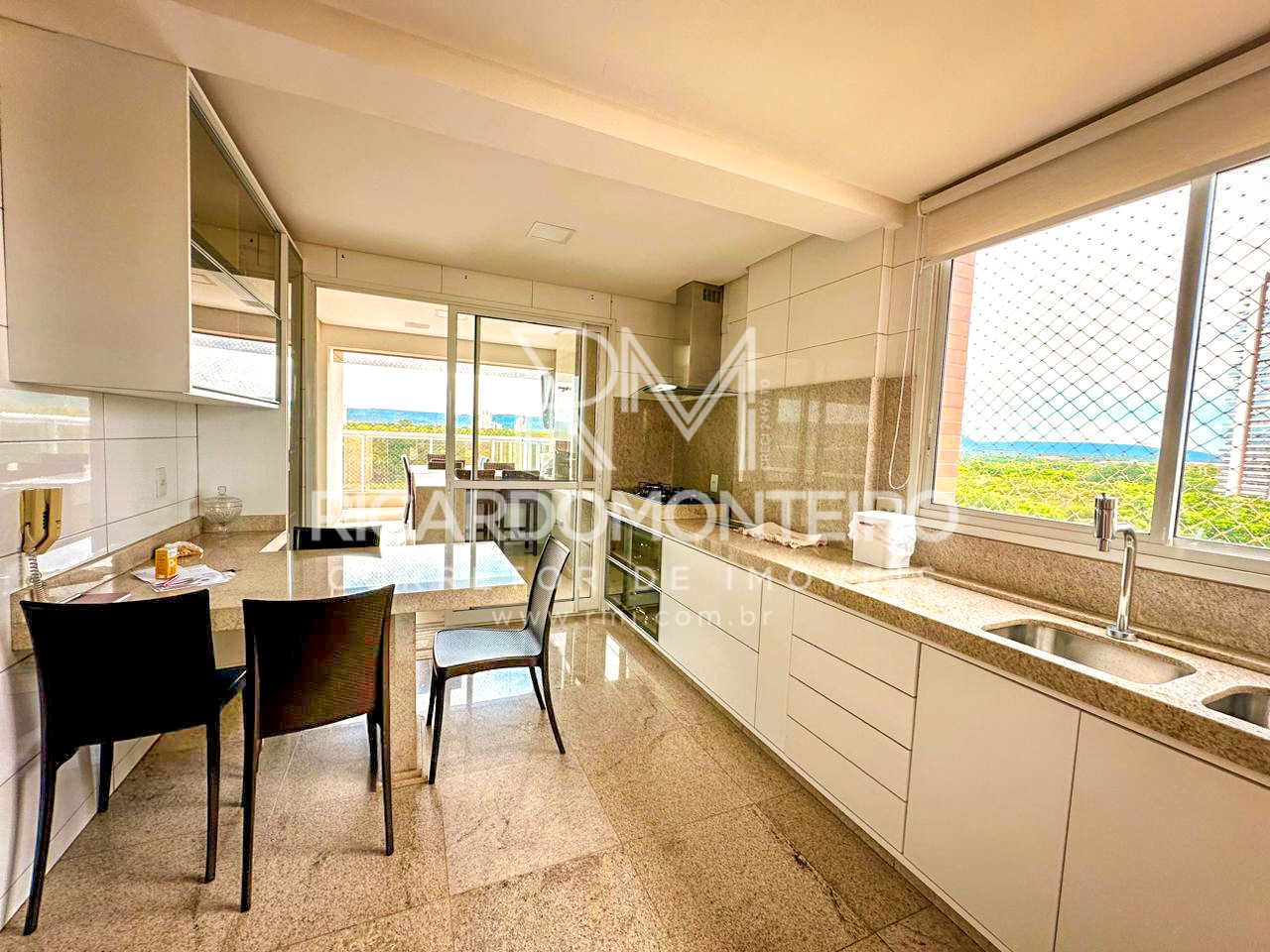 Apartamento à venda com 4 quartos, 246m² - Foto 5
