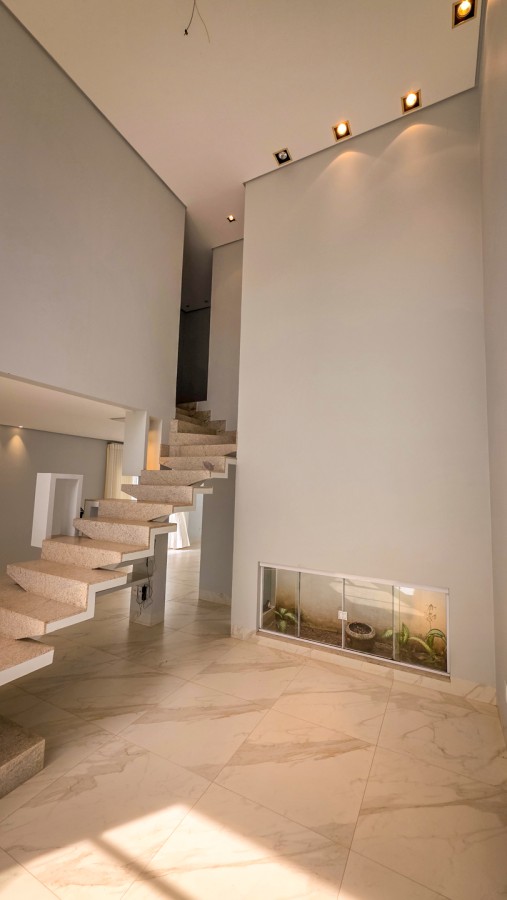 Casa para alugar com 5 quartos, 360m² - Foto 4