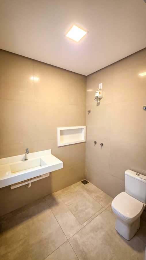 Casa para alugar com 5 quartos, 360m² - Foto 8