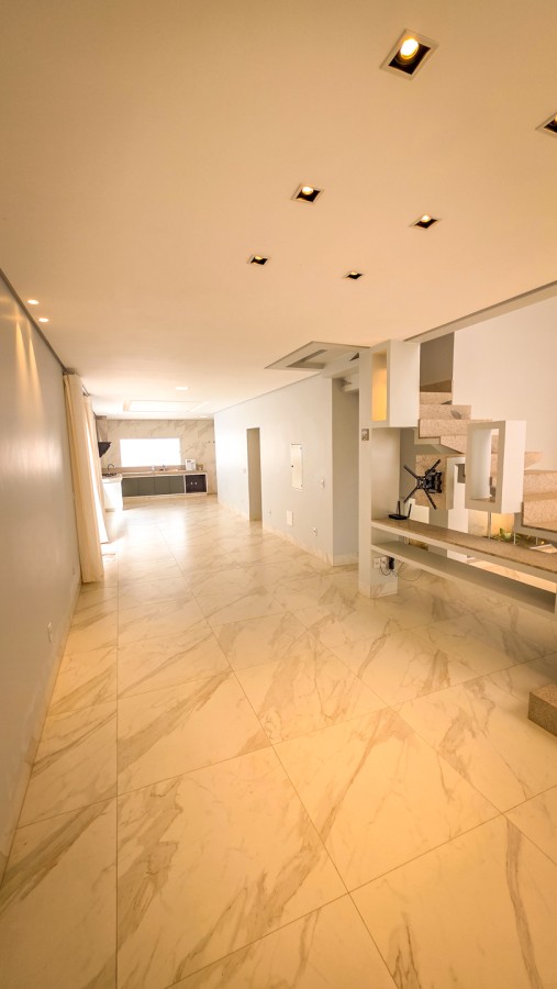Casa para alugar com 5 quartos, 360m² - Foto 9