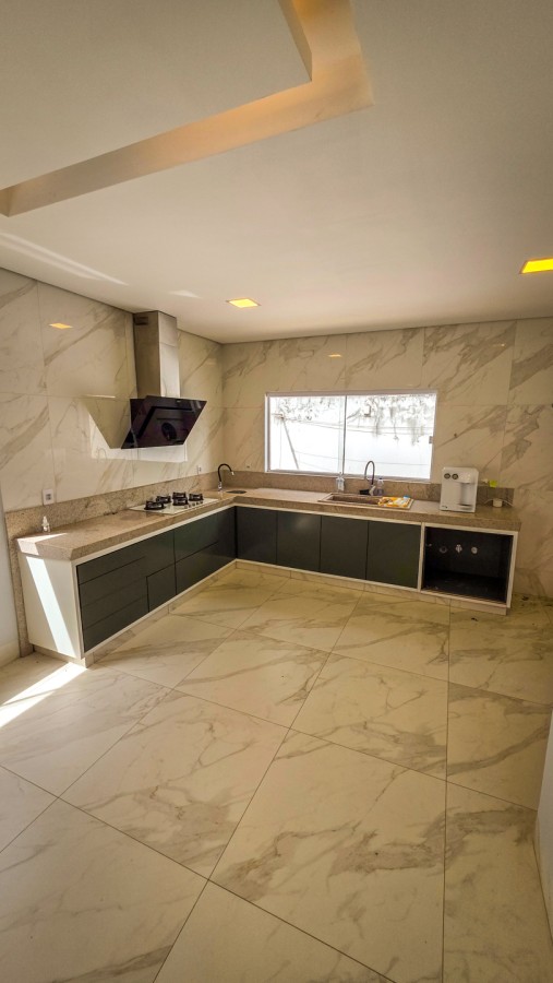 Casa para alugar com 5 quartos, 360m² - Foto 11