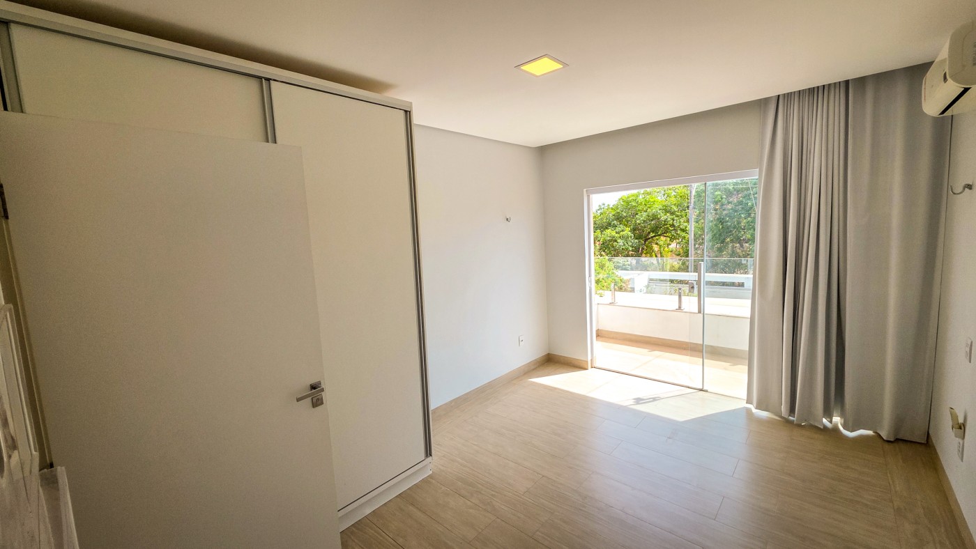 Casa para alugar com 5 quartos, 360m² - Foto 23